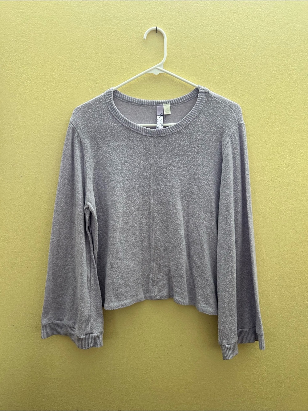 Lavender Women's Long-Sleeve Pullover Top